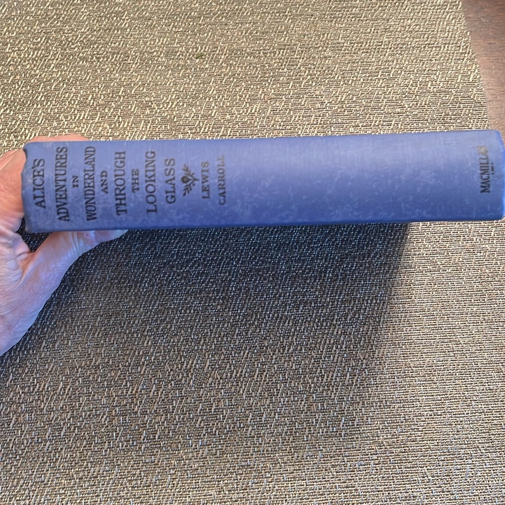 Vintage Alice’s Adventures in Wonderland and Looking Glass 1944 by Lewis Carroll - Picture 4 of 5